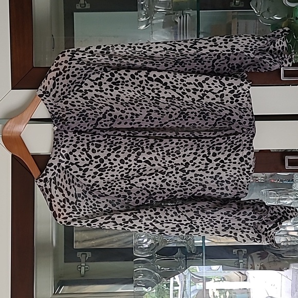 JL0 Semi-sheer Blouse ❤️ - Picture 4 of 8